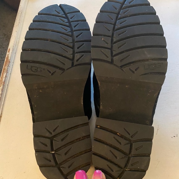 UGG Solvang black Suede Embroidered Floral Sheepskin Clogs 7 feel like 8 to me. - Picture 2 of 5